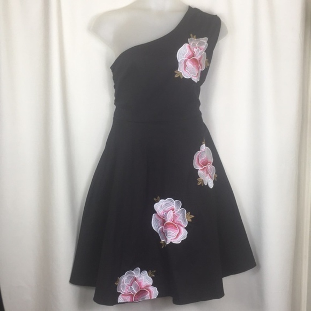 Sucrefas, one shoulder dress. Size 4XL, NWT.